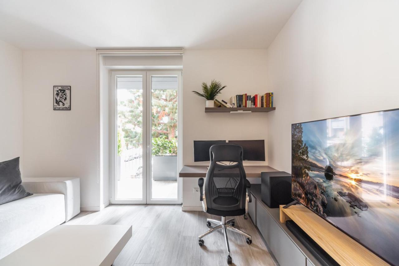 Comfy Apt With Private Parking & Balcony Milan Exterior photo