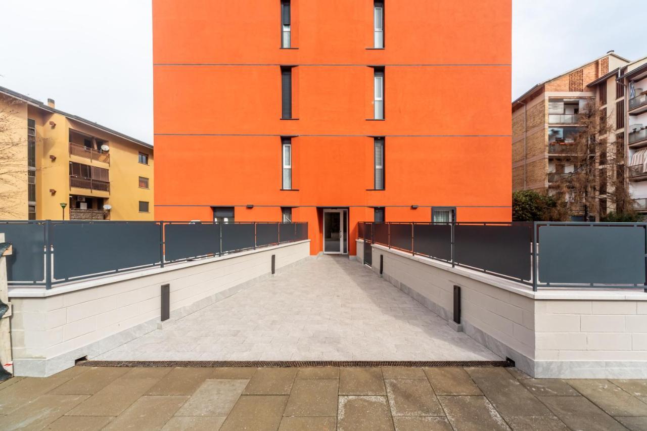 Comfy Apt With Private Parking & Balcony Milan Exterior photo