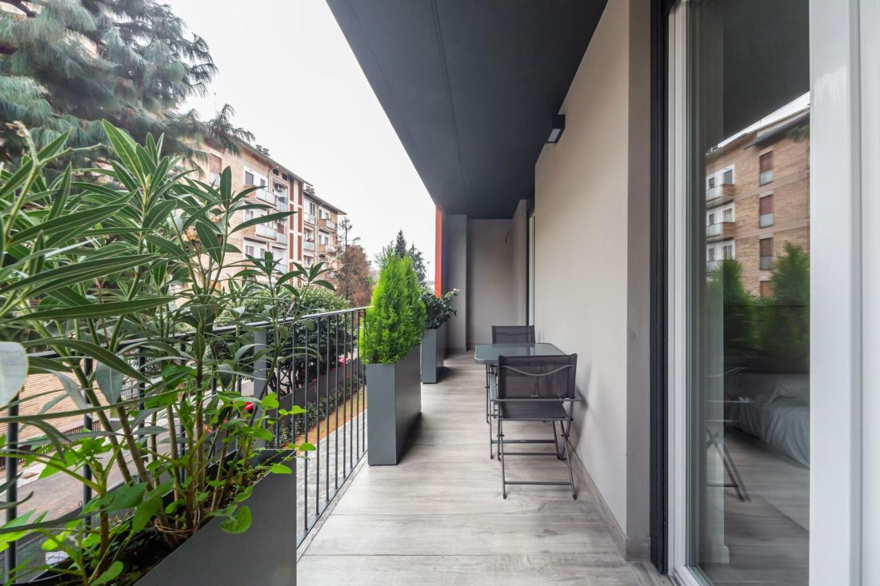 Comfy Apt With Private Parking & Balcony Milan Exterior photo