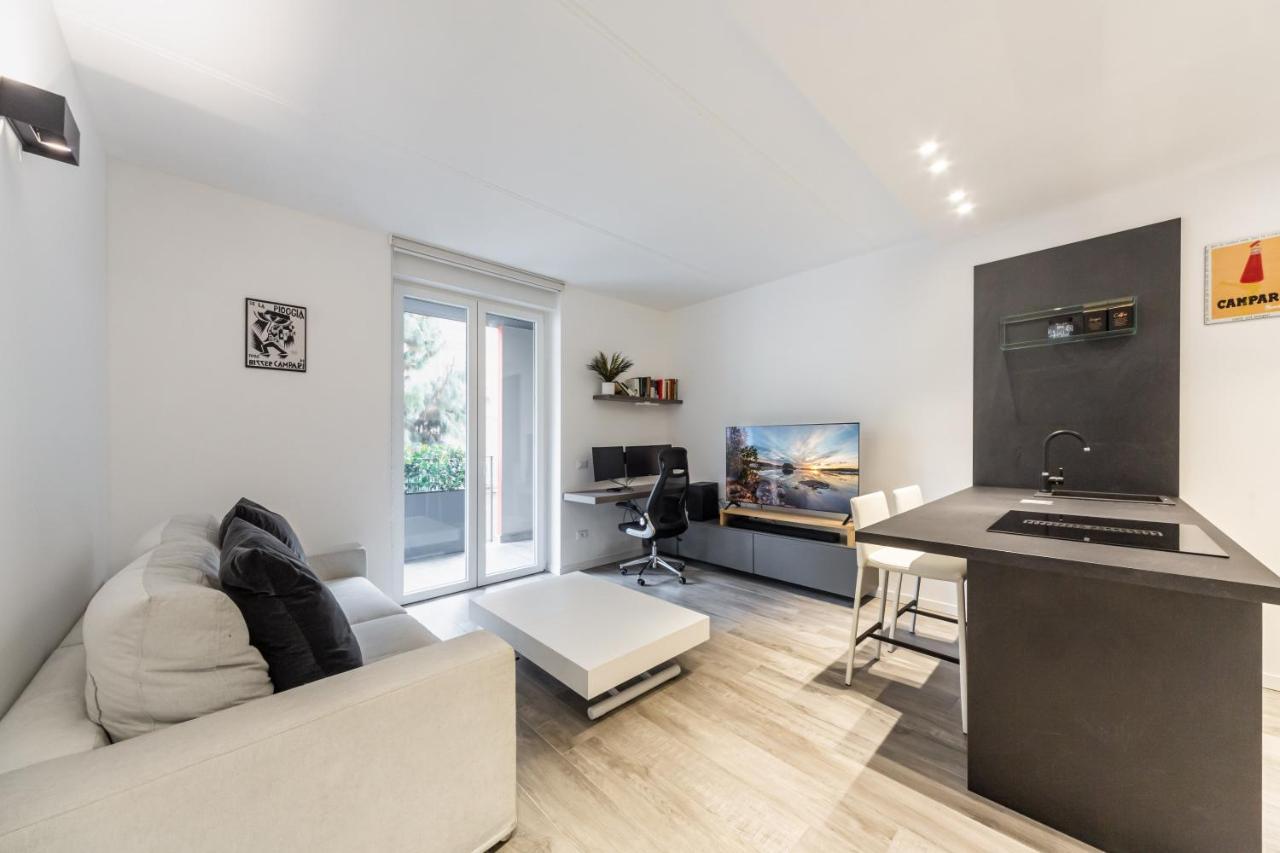 Comfy Apt With Private Parking & Balcony Milan Exterior photo